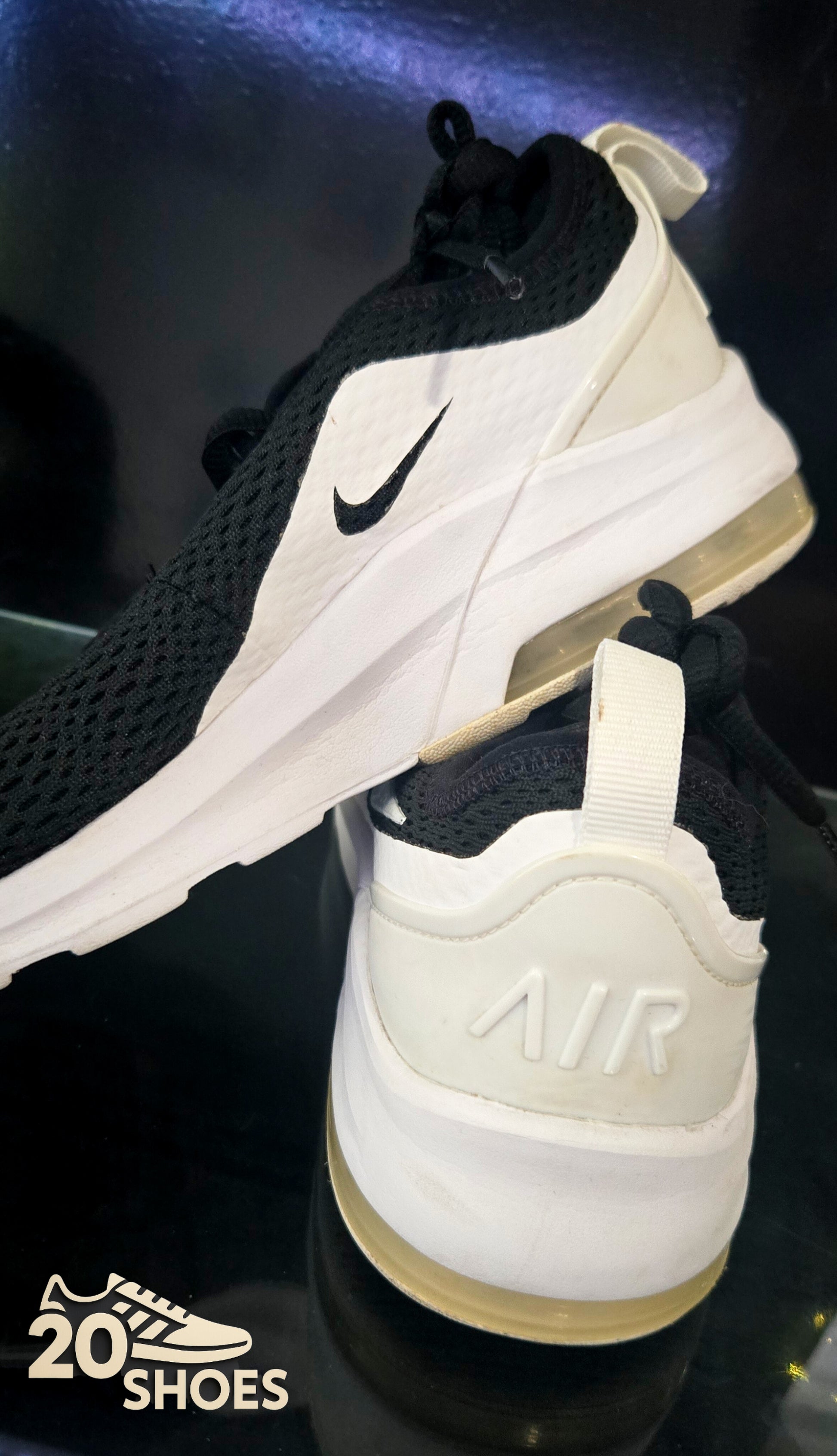 Nike Air Max Motion 2.     Size 6Y