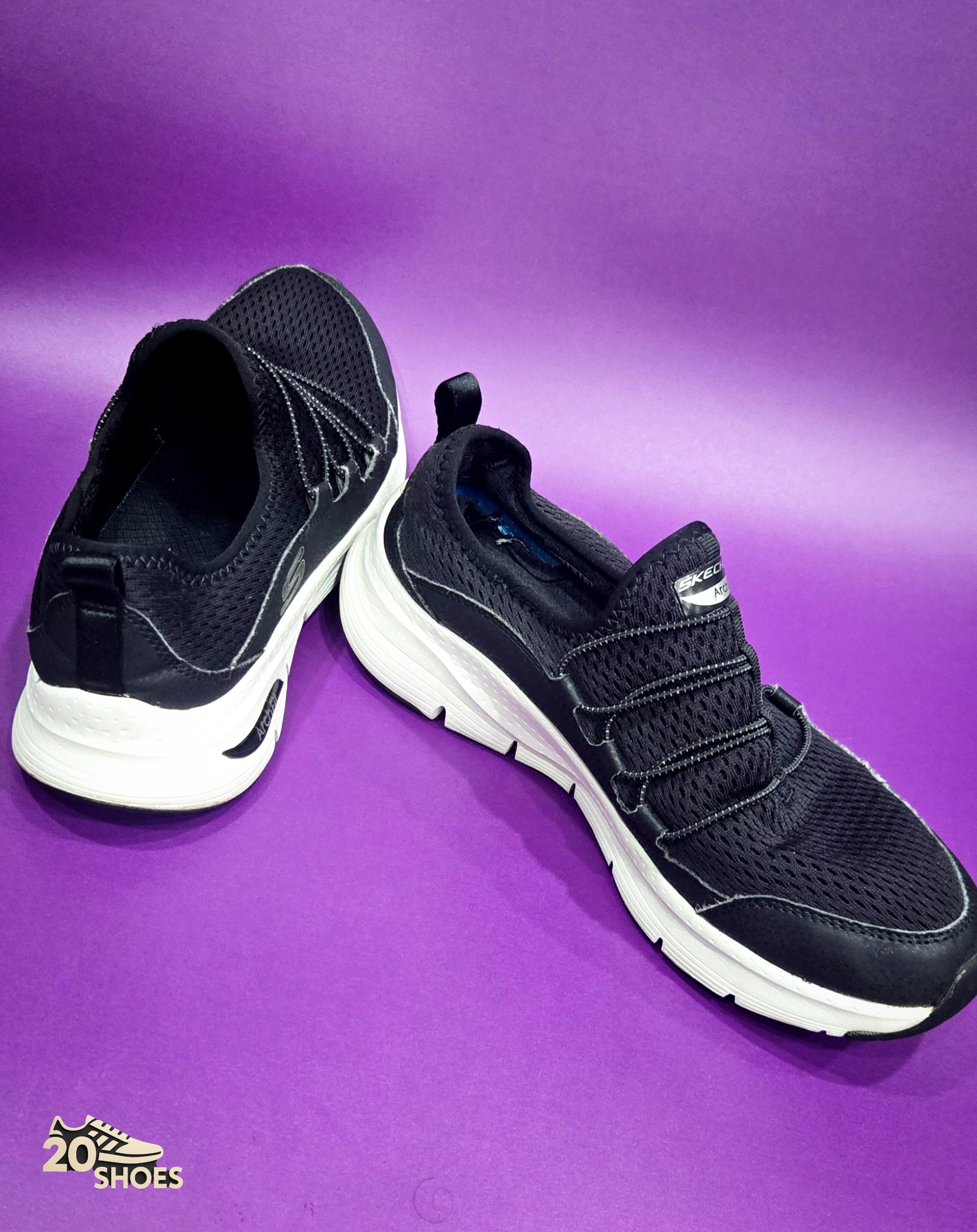 Skechers Arch Fit Lucky Thoughts   size 8 Women